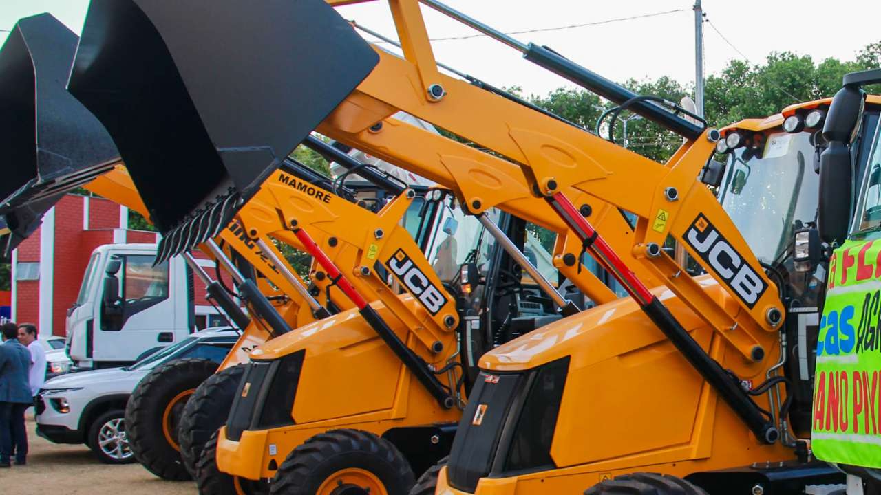 Várzea Grande vive novo tempo no campo: pátio da Prefeitura lota de máquinas e esperança