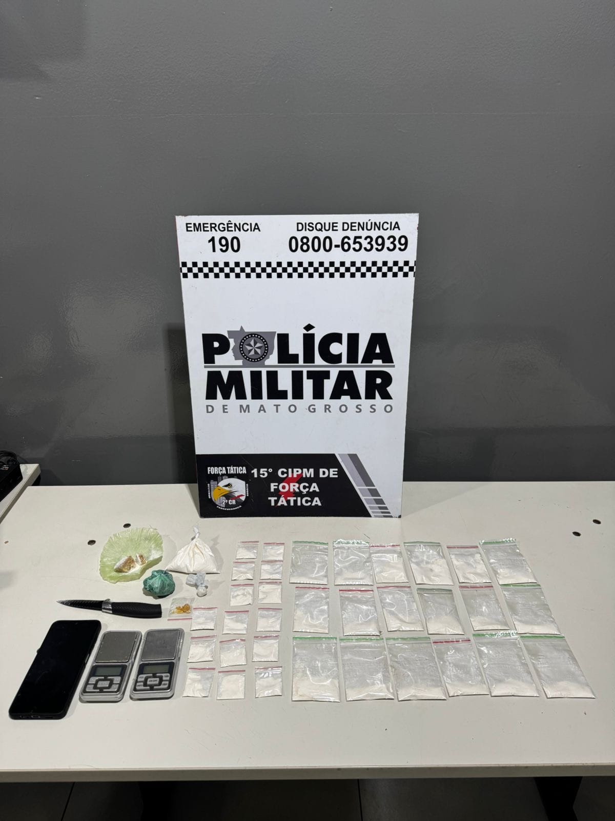 SUSPEITO É DETIDO PELA FORÇA TÁTICA APÓS DENÚNCIA DE TRÁFICO NO BAIRRO SÃO MATEUS, EM VÁRZEA GRANDE