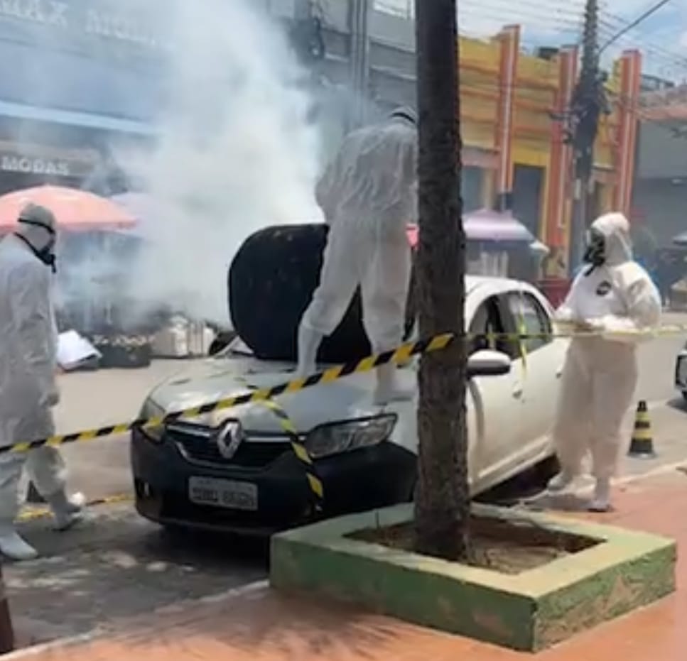 Astronautas, meteoro e carro destruído: merchandising maluco vira atração em Cuiabá!