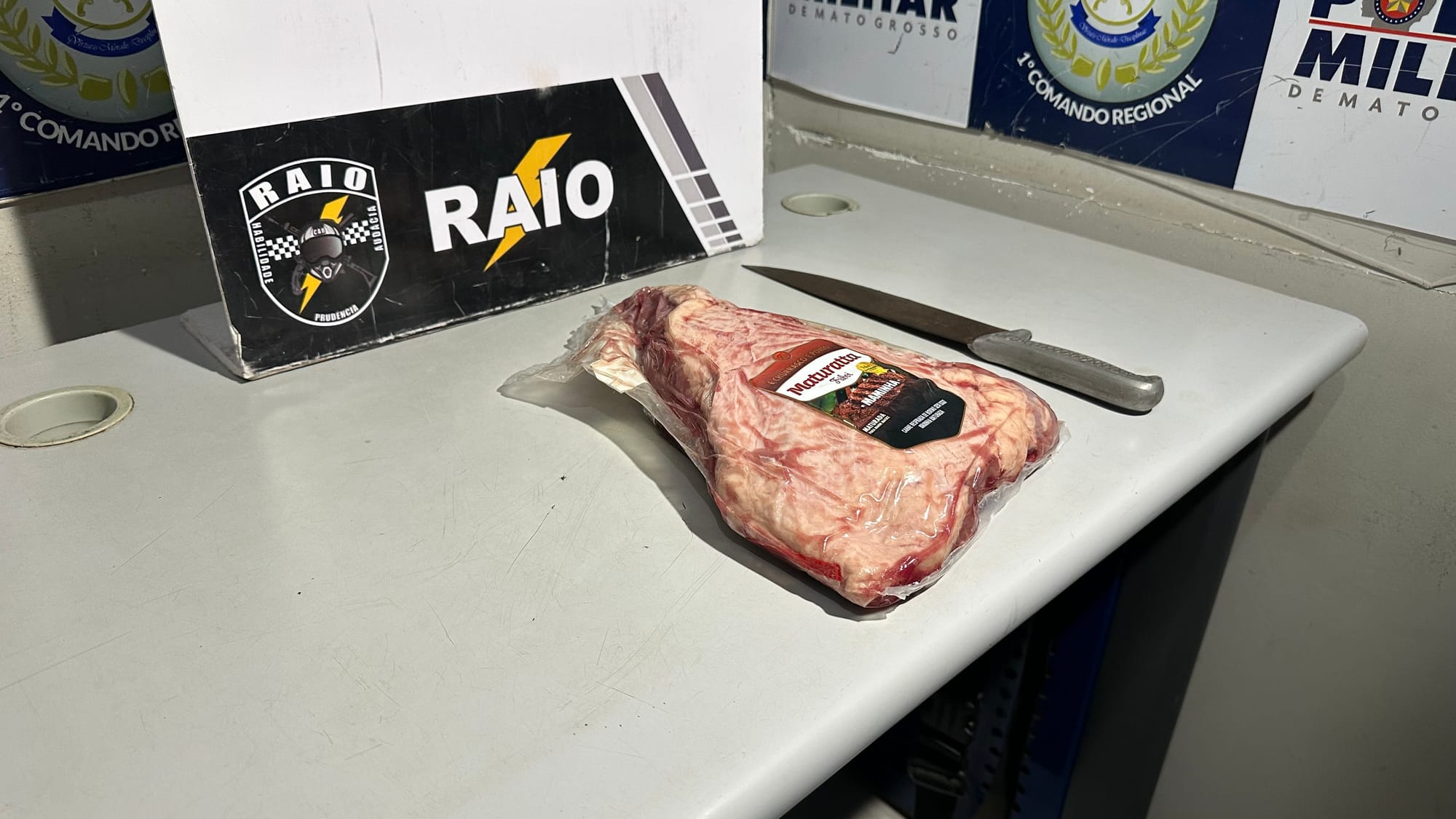 Mulher é presa suspeita de furtar carne em supermercado no Jardim Kennedy, em Cuiabá