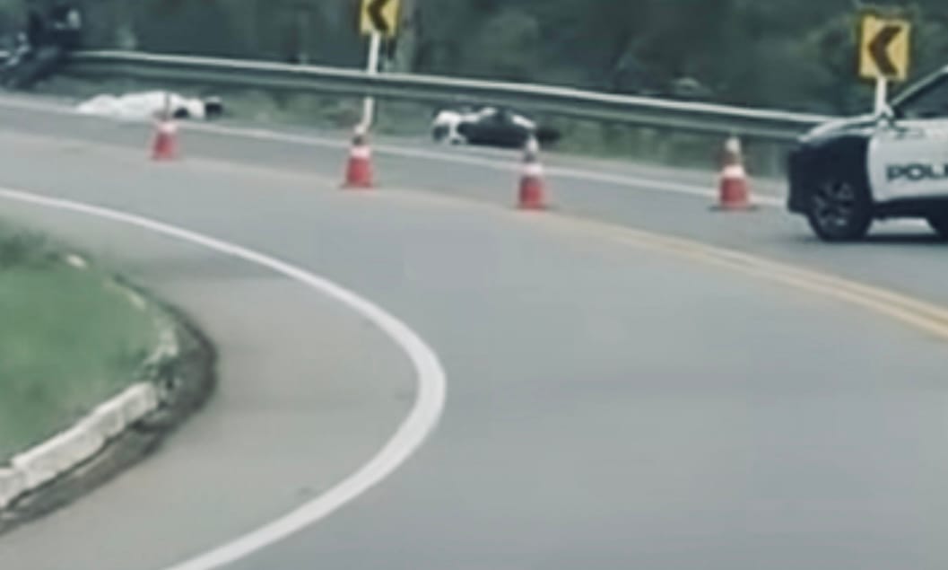 Neste momento grave acidente com óbito interdita meia pista na subida da Chapada dos Guimarães