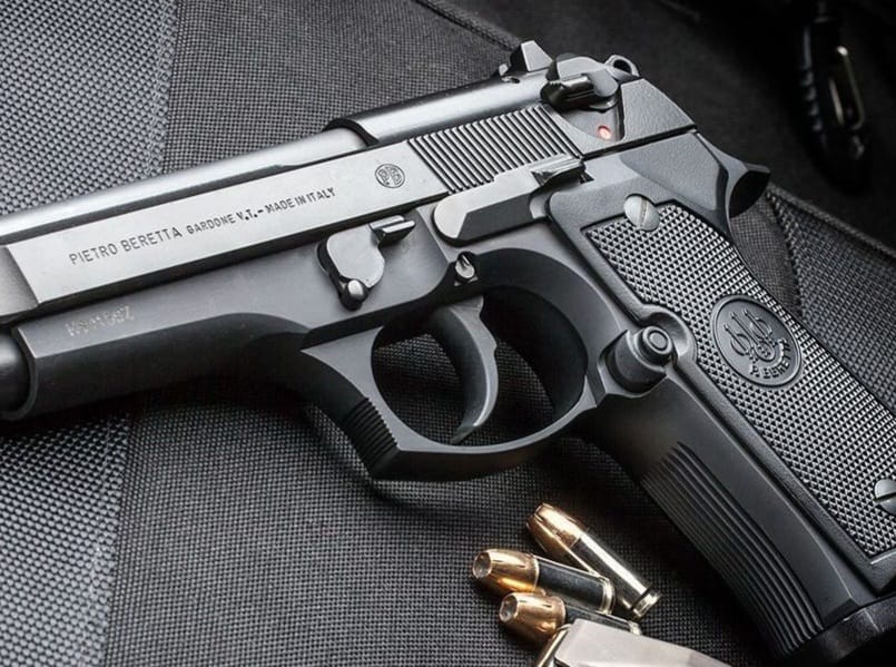 Ataque a tiros dentro de residência deixa duas pessoas feridas em Cáceres