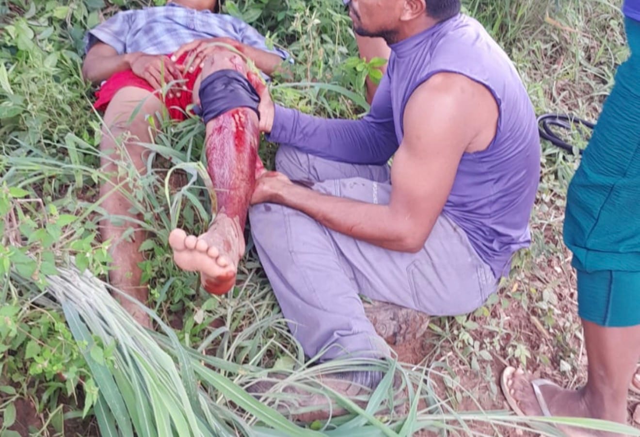 URGENTE: Motociclistas batem de frente na estrada da Furnas, no Manso, e ficam em estado grave