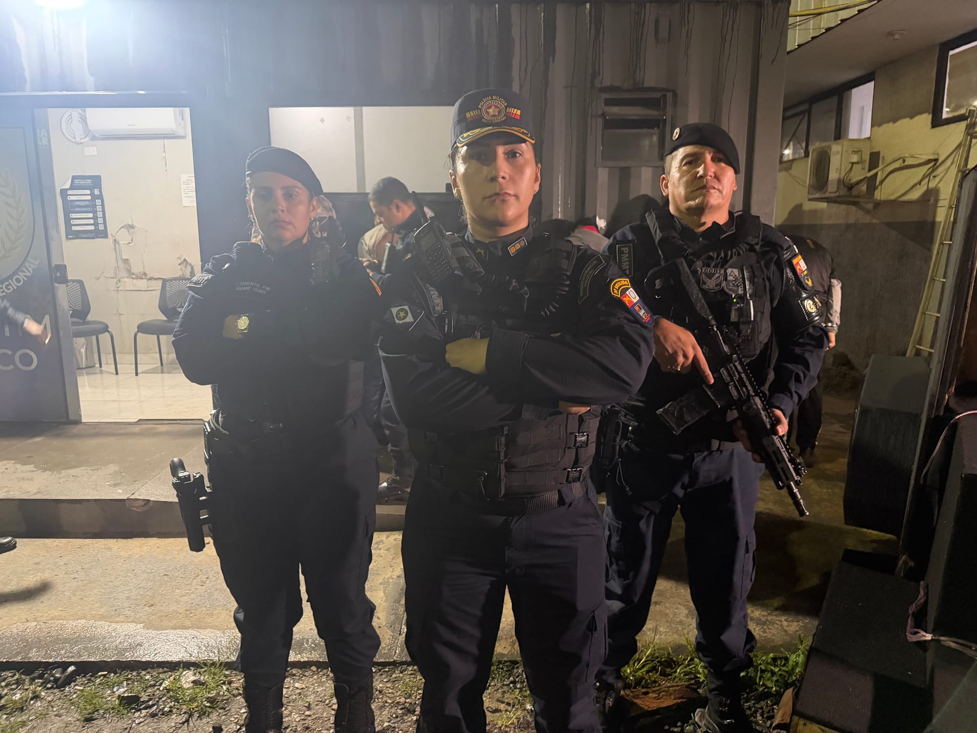 SEIS SUSPEITOS SÃO PRESOS APÓS MANTER FAMÍLIAS REFÉNS E EXIGIR PIX EM EMPRESA NO SANTA CLUZ  2