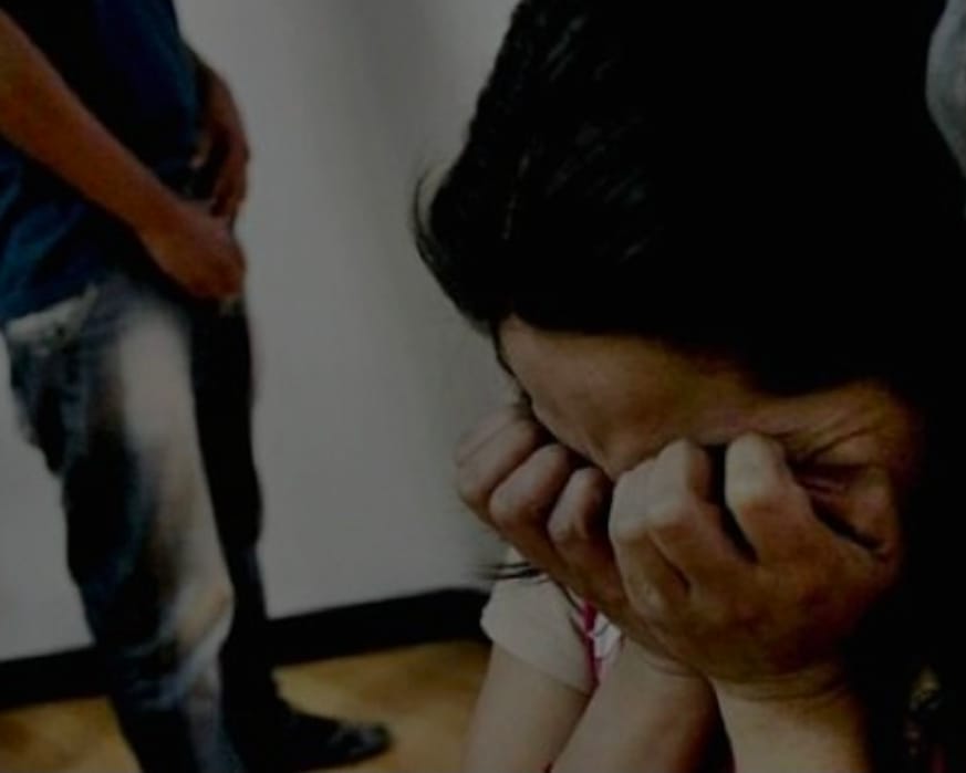 Adolescente de 13 anos denuncia abuso dentro de banheiro de escola em Várzea Grande