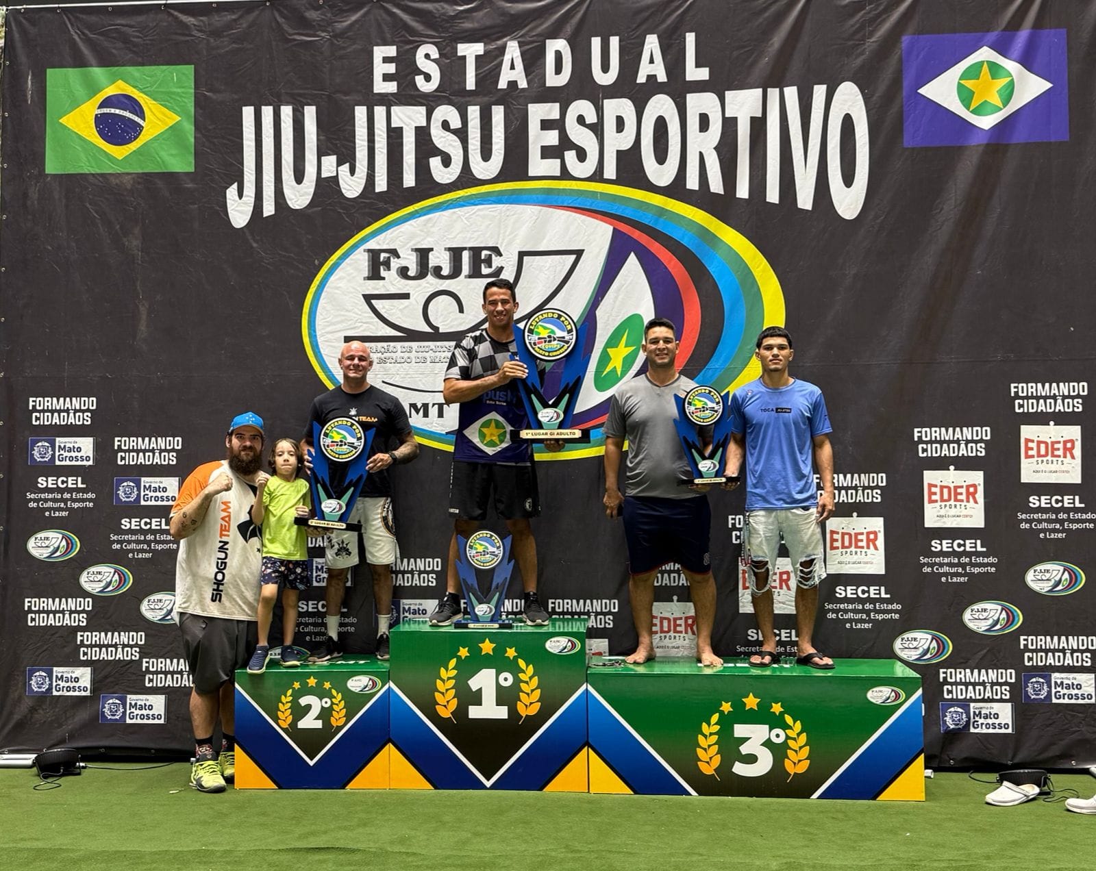 Várzea Grande conquista títulos por equipes e se destaca no Campeonato Estadual de Jiu-Jitsu