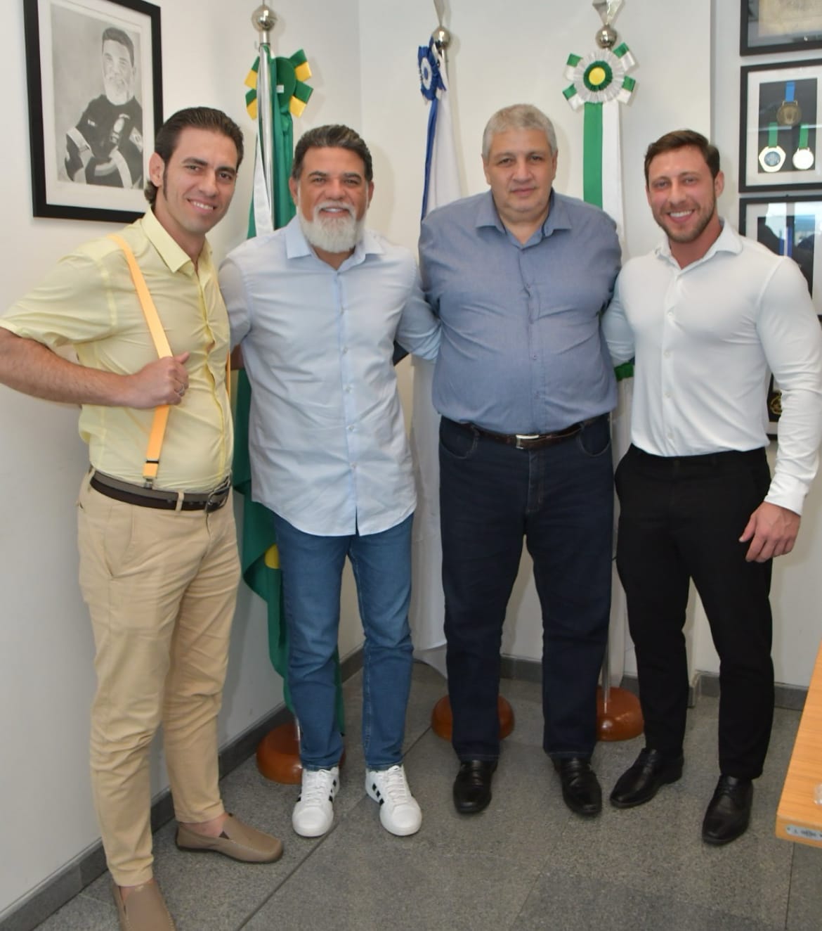 EMPRESÁRIO ENTRA NA DISPUTA