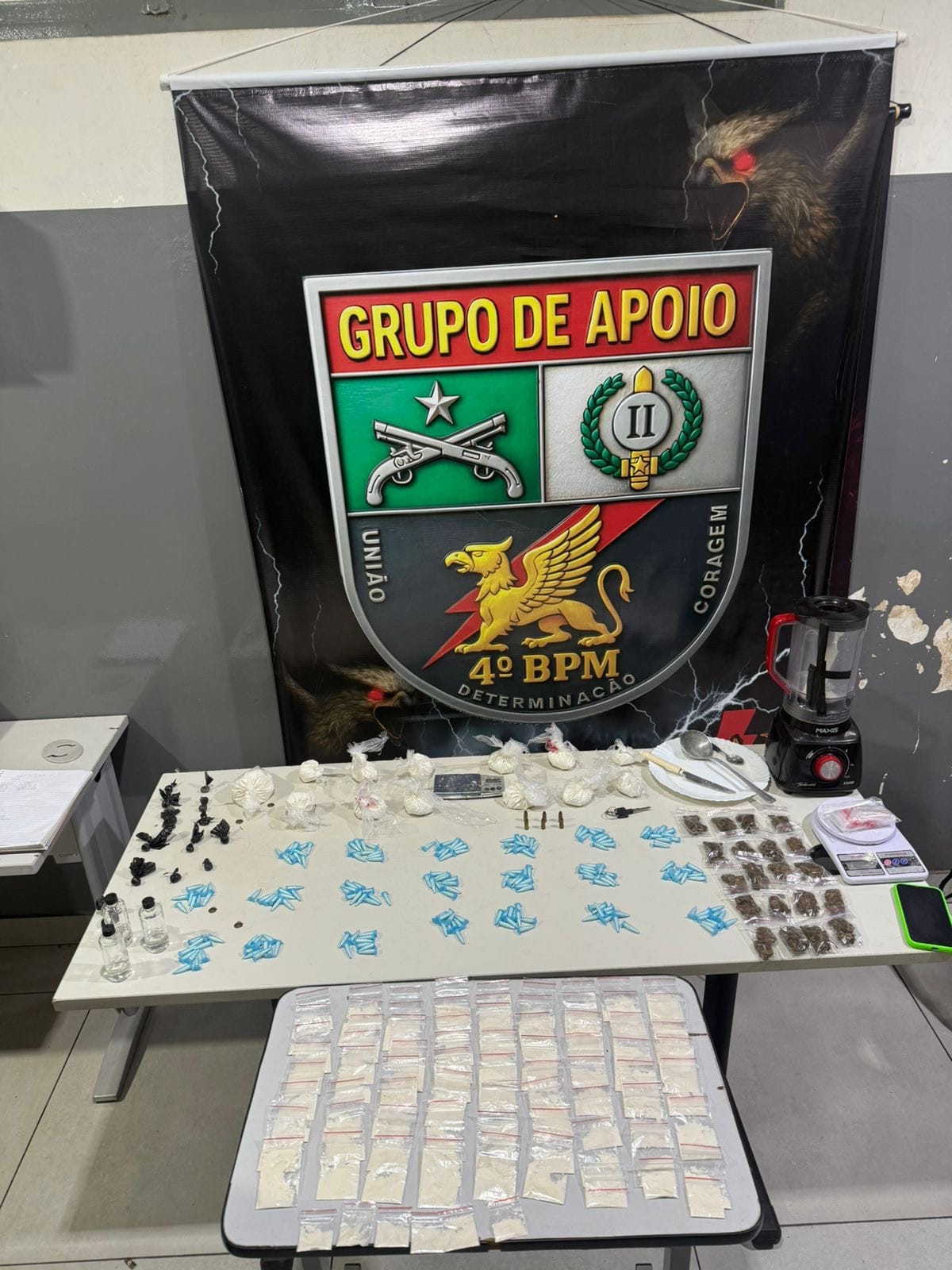 TRÁFICO, FUGA E LABORATÓRIO DE DROGAS: SUSPEITO É PRESO COM GRANDE QUANTIDADE DE ENTORPECENTES EM VÁRZEA GRANDE