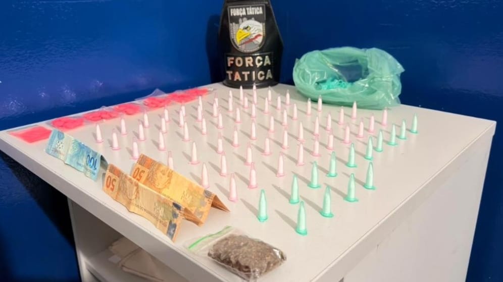 CASA DO TRÁFICO É ESTOURADA E MENOR É PEGO COM DROGAS EM BARRA DO BUGRES