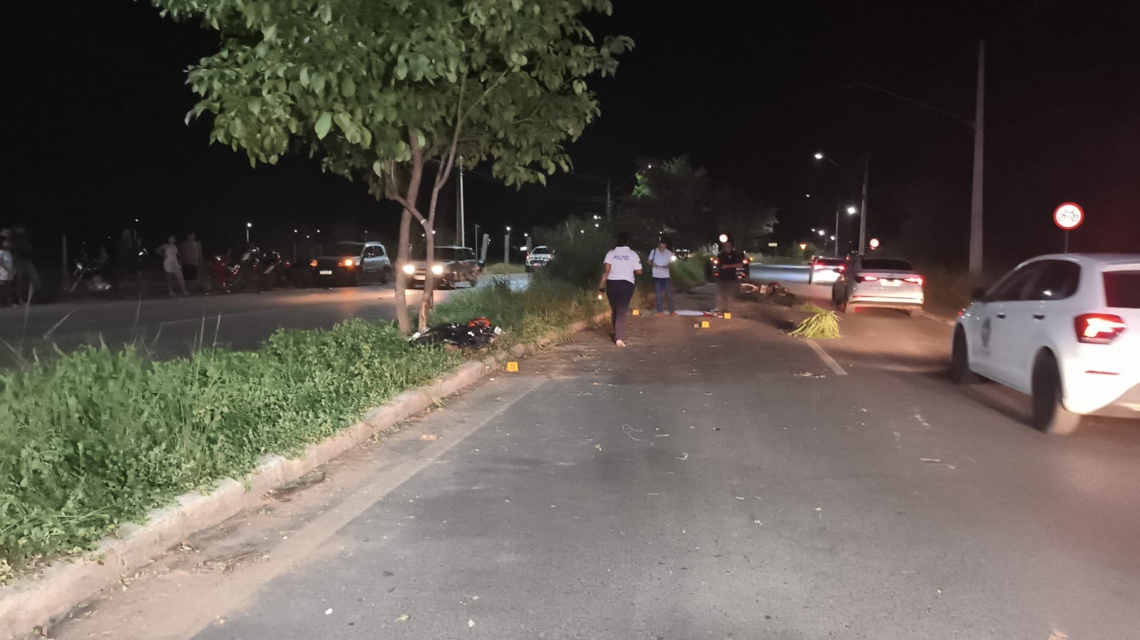 Motociclista morre em grave acidente na entrada do Pedra 90 na noite desta terça-feira