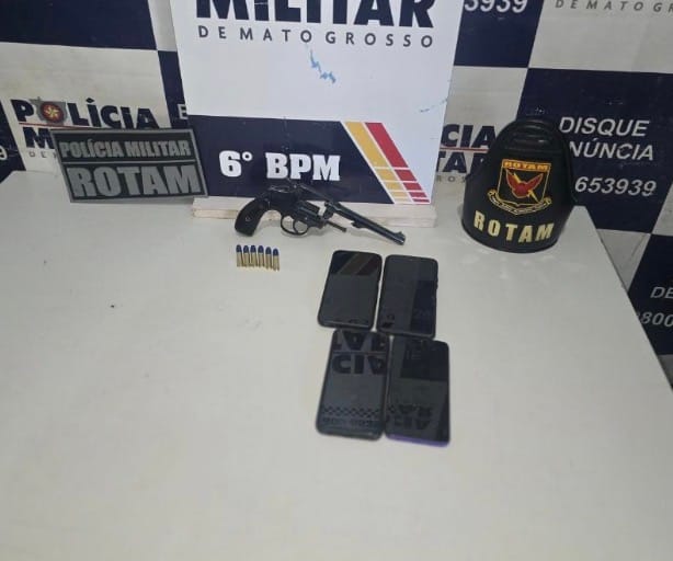 🚨 Plano de execução termina com cinco presos e arma apreendida