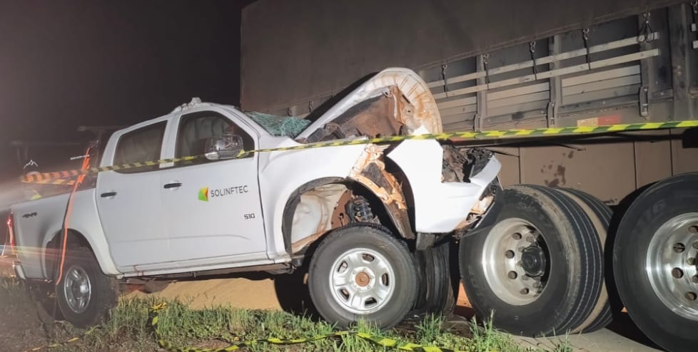 URGENTE: Motorista é identificado após acidente brutal próximo ao Posto da Serra; caminhonete ficou destruída