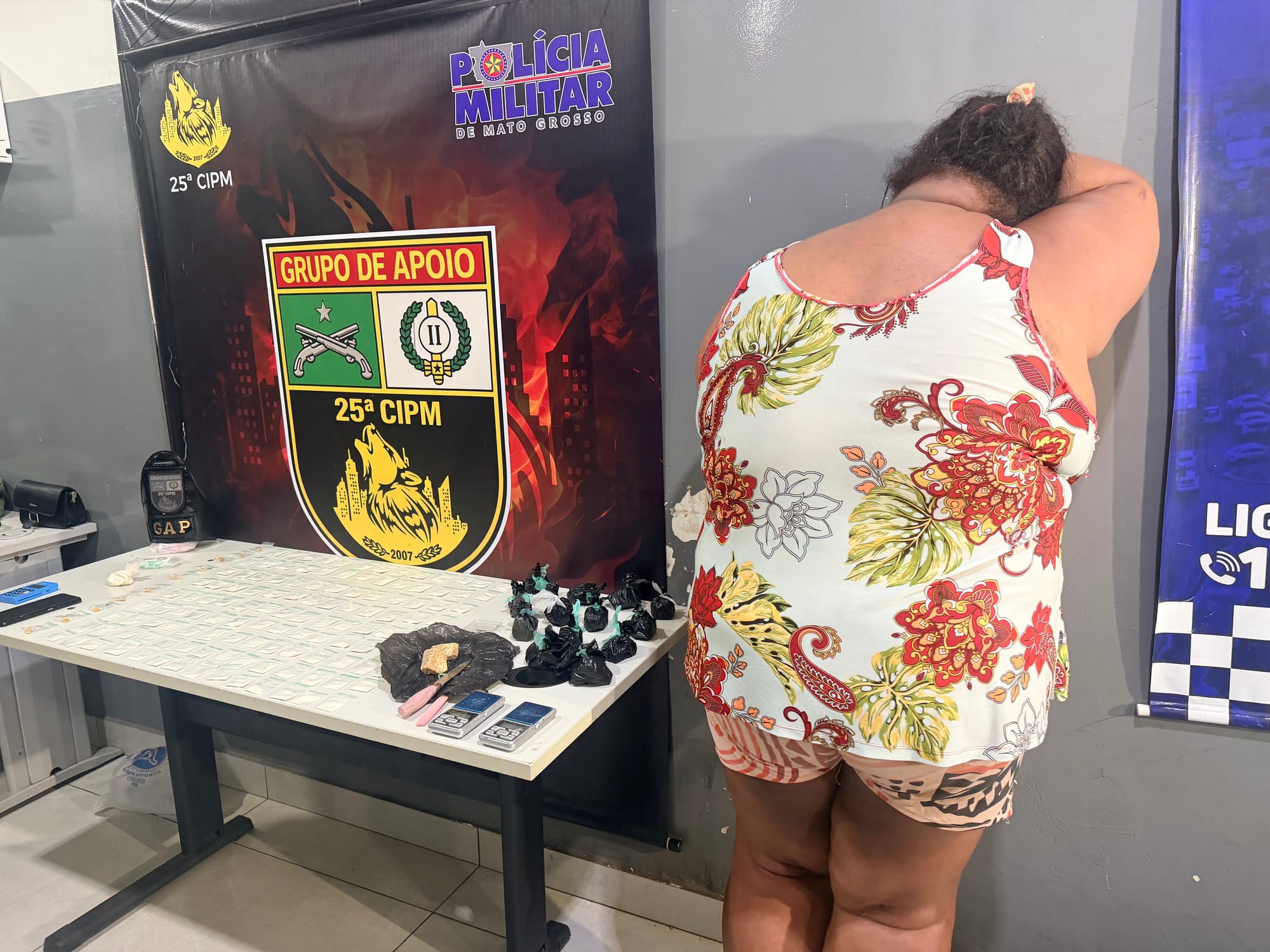 TRÁFICO EM SALÃO DE BELEZA TERMINA COM APREENSÃO DE DROGAS EM VÁRZEA GRANDE