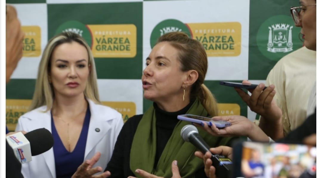 “GRAMPOS” NA PREFEITURA? Polícia descobre que aparelho em gabinete de prefeita era apenas campainha sem fio