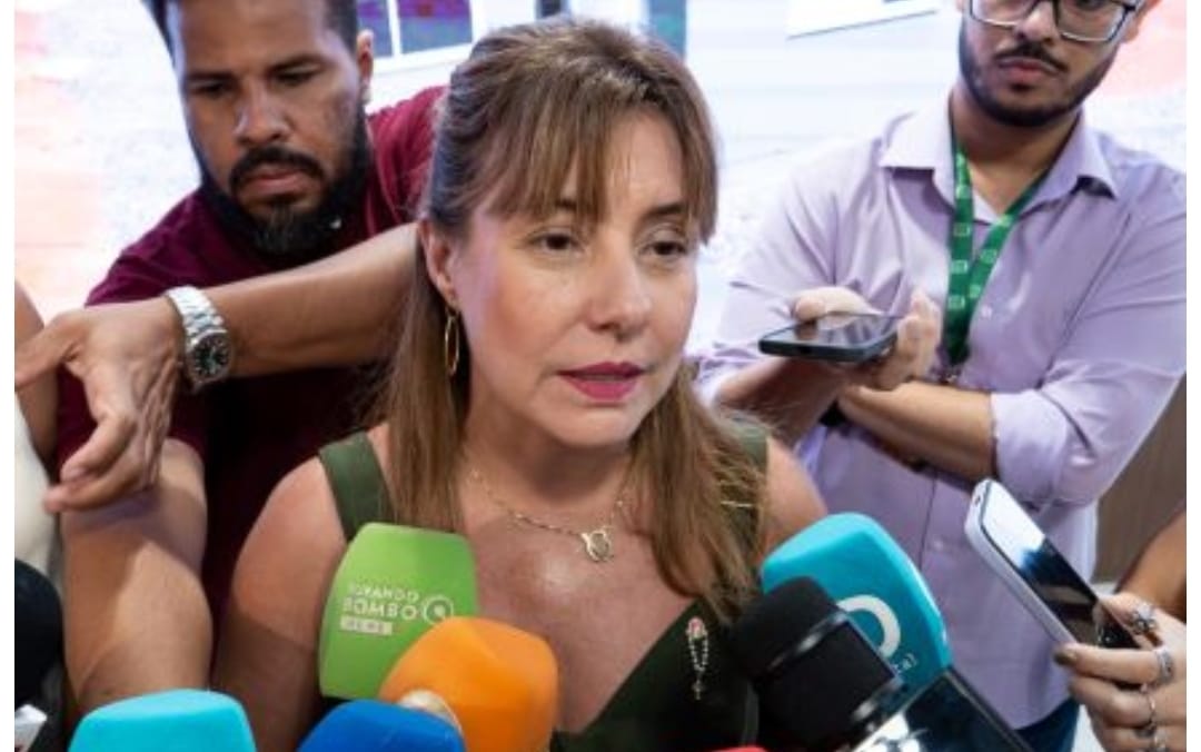PREFEITA DE VG SOLTA O VERBO E FALA EM GOLPE POLÍTICO: “QUEREM ME TIRAR NO TAPETÃO”