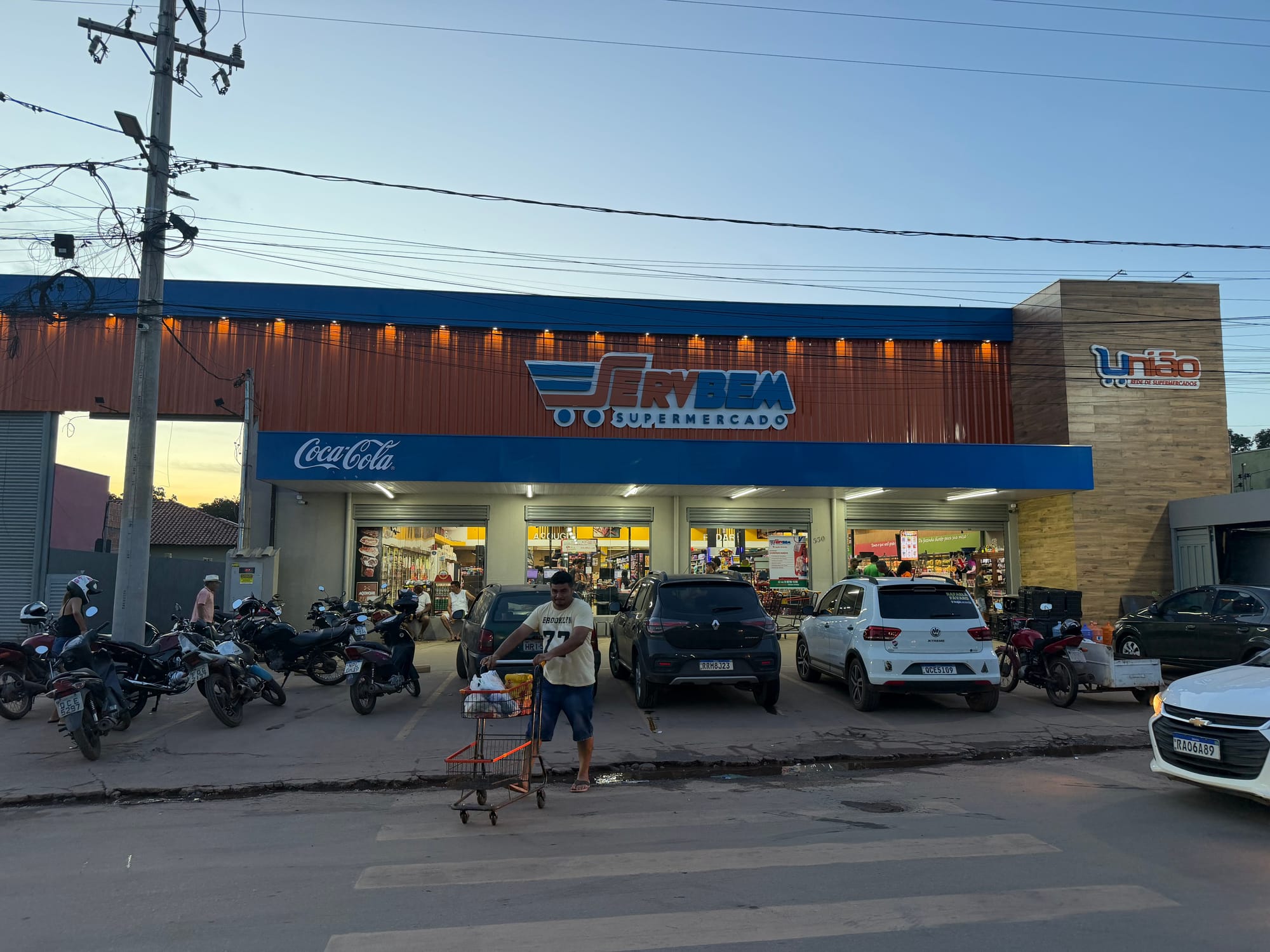 SEM LIMITE! Servbem libera compra até de caixa no Dia S do Trabalhador e promete 3 dias de preços arrasadores