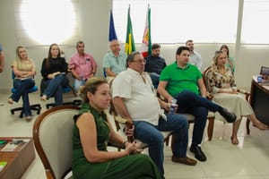 Flávia Moretti apresenta fusão de secretarias e garante que quem ganha é o povo de Várzea Grande