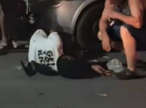 GRAVÍSSIMO ACIDENTE NA MADRUGADA: CARRO E MOTO BATEM EM AVENIDA DO BAIRRO SANTA ISABEL EM CUIABÁ