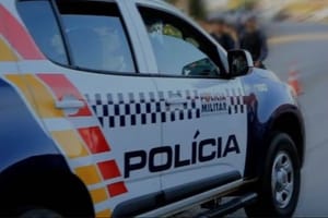 Jovem é detido após agredir companheira e danificar celular em Vera