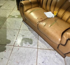 Tentativa de homicídio com facas deixa 3 feridos