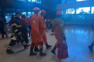 INCÊNDIO ATINGE RESTAURANTE E MOBILIZA BOMBEIROS NO SHOPPING ESTAÇÃO